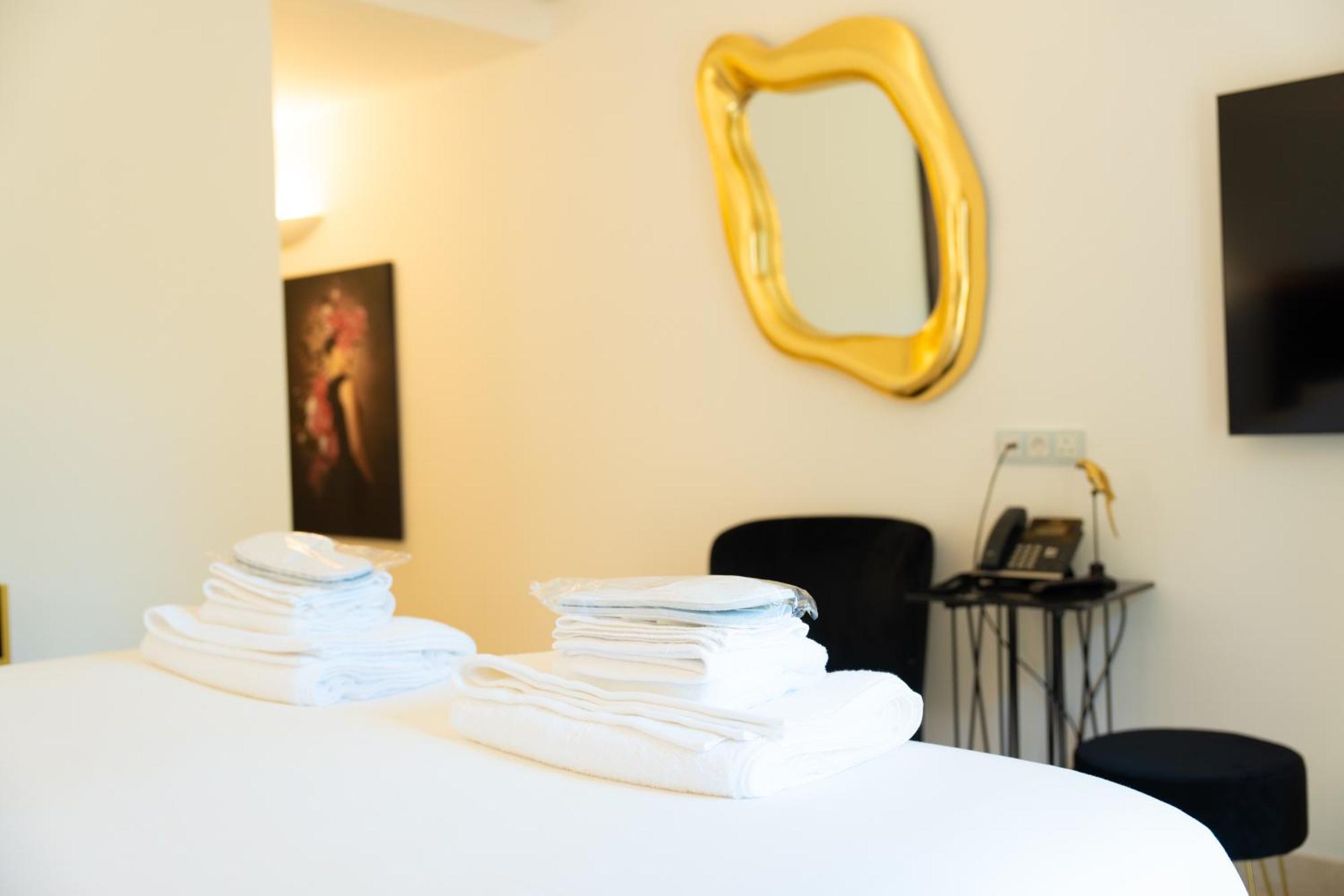 The White Knight Premium Boutique Hotel Għajnsielem Chambre photo